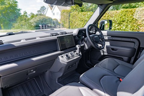 Land Rover Defender D350 X-Dynamic HSE Hardtop 8