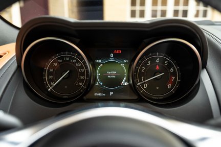 Jaguar F-Type V8 R 22