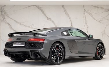 Audi R8 V10 Performance Carbon Black 3