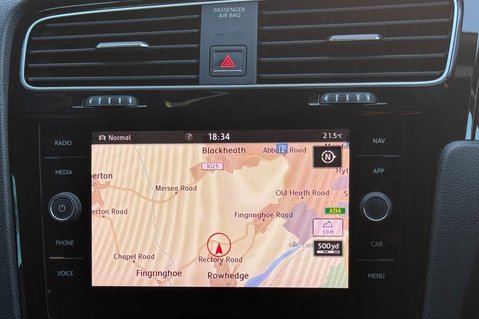 Volkswagen Golf GTI PERFORMANCE TSI DSG - PANORAMIC SUNROOF  39