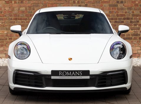 Porsche 911 Carrera (992) 4