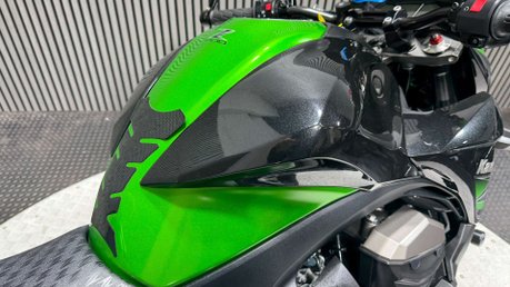 Kawasaki Z 2015 ONLY 8K STUNNING EXAMPLE LONG MOT 800CC NAKED 26