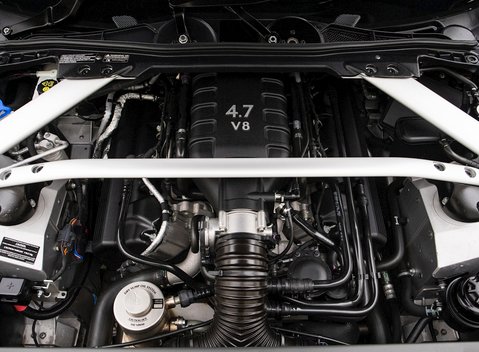 Aston Martin Vantage GT8 33