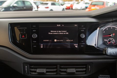 Volkswagen Polo SE TSI DSG 27