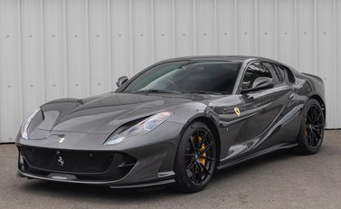 Ferrari 812 Superfast 6