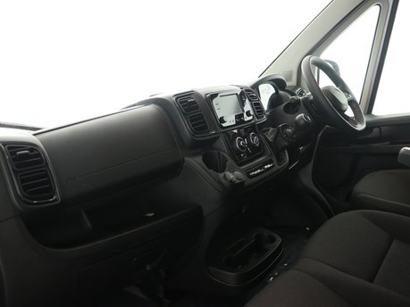 Peugeot Boxer 2.2 BlueHDi 140 L3H2 335 Professional 9