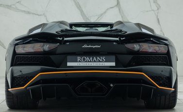 Lamborghini Aventador S LP 740-4 ROADSTER 11