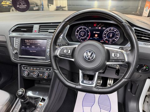 Volkswagen Tiguan 2.0 TDI BlueMotion Tech R-Line Euro 6 (s/s) 5dr 61