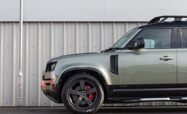Land Rover Defender 110 X P400 28