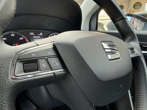 SEAT Arona TDI SE 1 OWNER 29