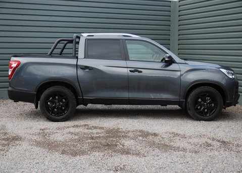 KGM Musso SARACEN 21