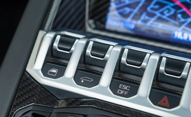 Lamborghini Aventador LP 700-4 ROADSTER 24