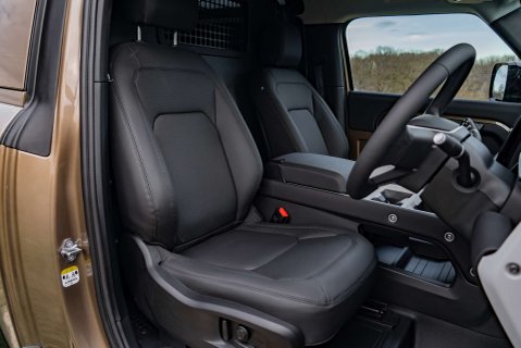 Land Rover Defender D250 X-Dynamic SE HardTop Obsidian WildTrak 10