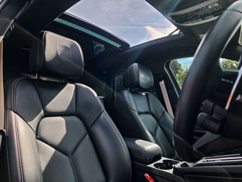 Porsche Macan 2.9 Macan S Semi-Auto 4WD 5dr 25