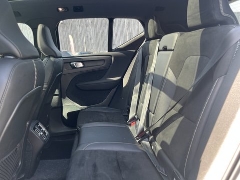 Volvo XC40 1.5 T3 R-Design SUV 5dr Petrol Auto Euro 6 (s/s) (163 ps) 19