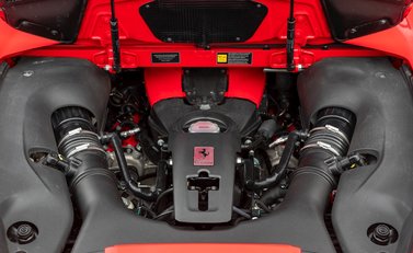 Ferrari F8 Tributo Spider 31