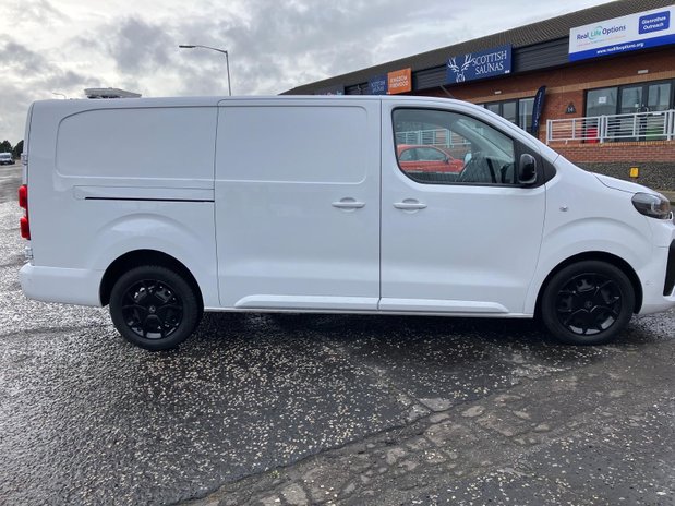 Citroen Dispatch DISPATCH XL DIESEL 1.5 Blue HDi 120ps Van Driver 3