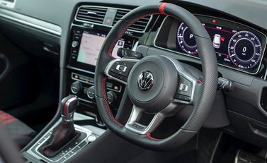 Volkswagen Golf GTI TCR 11