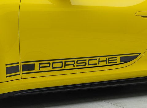 Porsche 911 GT3 TOURING (992) 33