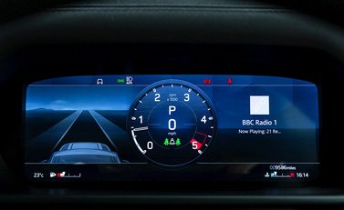 Land Rover Defender 110 SE D250 Urban 17