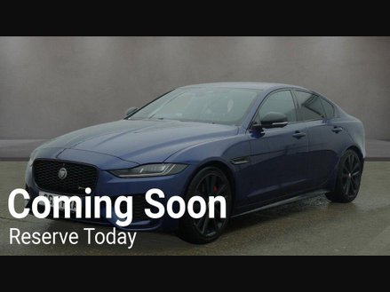 Jaguar XE R-DYNAMIC BLACK MHEV