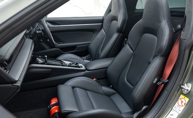 Porsche 911 Targa 4S (992) 22