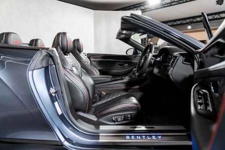Bentley Continental GTC V8. MULLINER SPEC. DYNAMIC RIDE. ROTATING DISPLAY. CARBON INTERIOR. 22