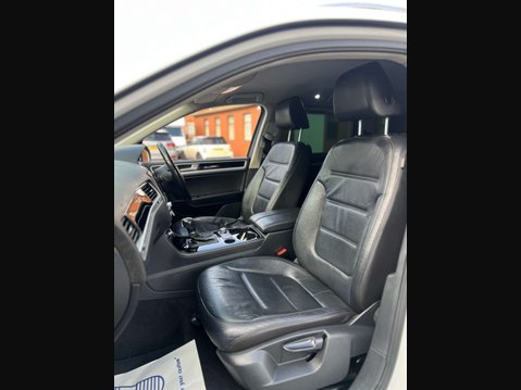 Volkswagen Touareg 3.0 Touareg V6 SE TDI BlueMotion Technology Auto 4WD 5dr 7