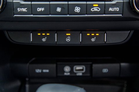 Kia Ceed GT-LINE LUNAR EDITION ISG 30