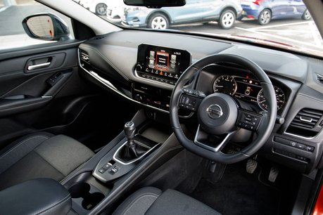 Nissan Qashqai DIG-T N-CONNECTA MHEV