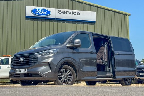 Ford Transit Custom Crew Cab LWB L2H1 Low Roof Limited 320 Air Con Alloys Camera EURO 6