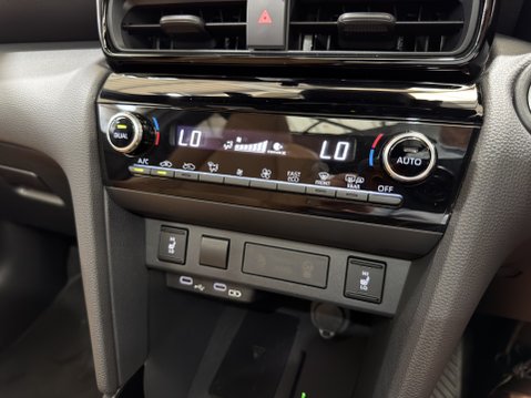 Toyota Yaris Cross PREMIERE EDITION 79