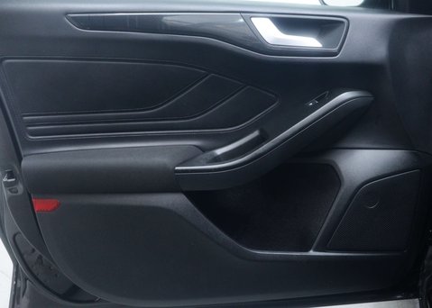 Ford Focus 1.0 Focus ST-Line MHEV Auto 5dr 46