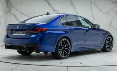 BMW M5 COMPETITION 6