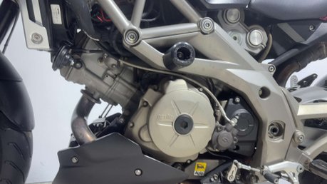 Aprilia Shiver GT 2011 ONLY 20K 1 OWNER NEW MOT VERY CLEAN SUPERMOTO 750CC 34