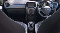 Toyota Aygo 1.0 VVT-i x-play Hatchback 5dr Petrol x-shift Euro 6 (71 ps) 5