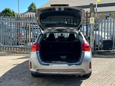 Toyota Auris VVT-I ICON PLUS 23
