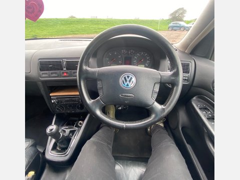 Volkswagen Golf SE TDI 9