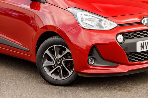 Hyundai i10 PREMIUM 11