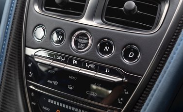 Aston Martin DBS Superleggera 18