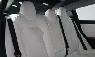 Tesla Model 3 LONG RANGE RWD TOW BAR WHITE INTERIOR GROK AI VENTILATED SEATS 1 OWNER VATQ 14