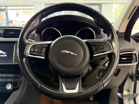 Jaguar F-Pace 2.0 D180 Prestige Auto AWD Euro 6 (s/s) 5dr 53