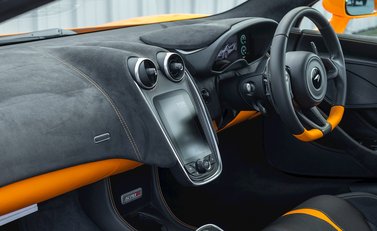 McLaren 570S Spider 15