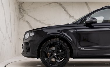 Bentley Bentayga V8 24