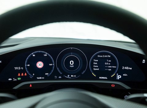 Porsche Taycan Turbo S Cross Turismo 19