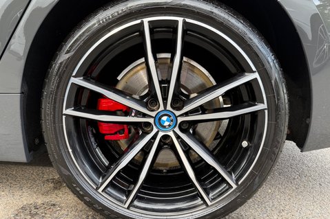 BMW 3 Series 330E M SPORT PHEV -VISIBILITY/TECH/PRO PACKS - HARMAN KARDON 63