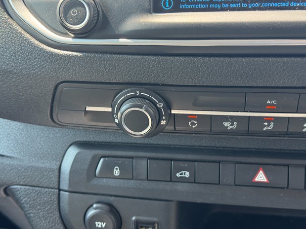 Peugeot Expert MWB L2H1 Bluehdi Professional Premium Plus Air Con Cruise SELECT 31