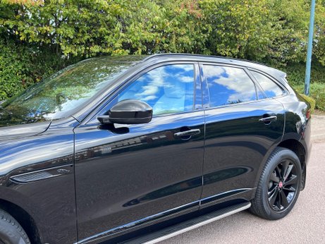 Jaguar F-Pace 2.0 D200 MHEV R-Dynamic Black Auto AWD Euro 6 (s/s) 5dr 13