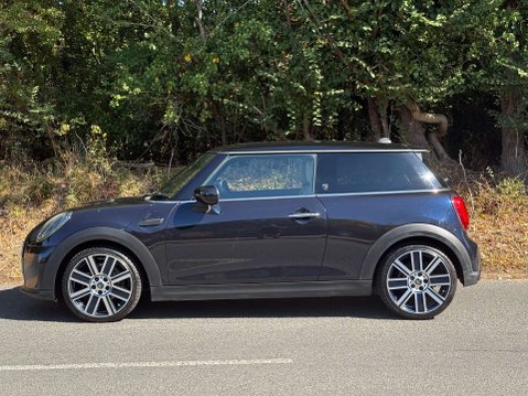 Mini Hatch 1.5 Cooper Exclusive 3dr 18