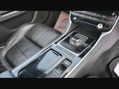 Jaguar XF R-SPORT 13